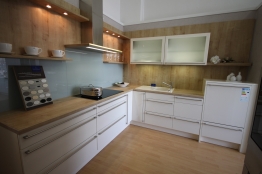günstige Küche L-Form aus Küchenstudio Kallenbach GmbH 15370 Fredersdorf- Vogelsdorf Deutschland